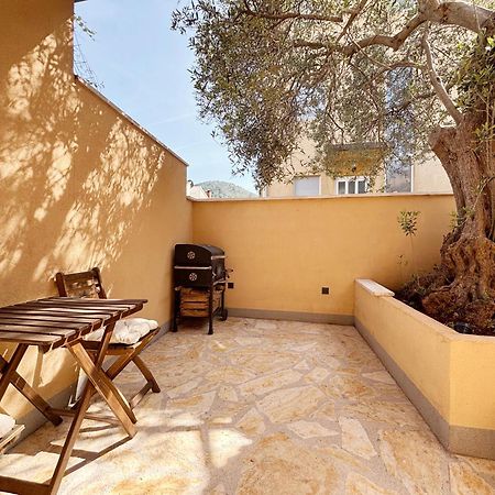 Olive Tree Apartment Стари Град Екстериор снимка